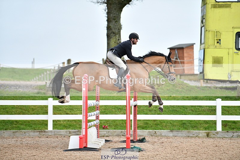 240124A-124540-00531 - Cls 3 Newcomers & 1.10m Open