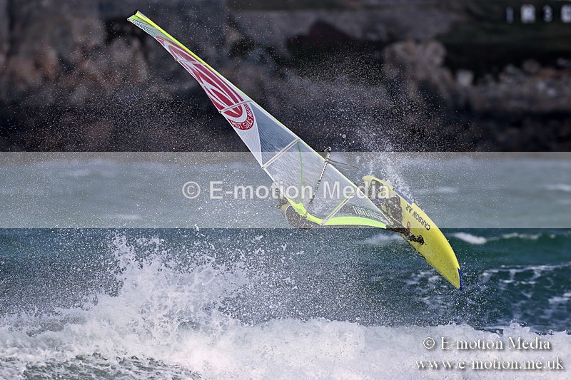 WS 020413-117 - Windsurfing