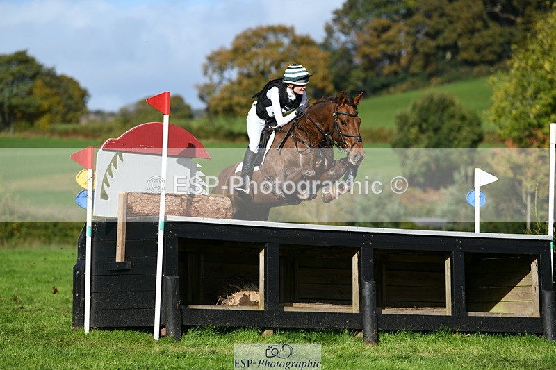 251024A-121240-09201 - B-124-Sophie.Lamb