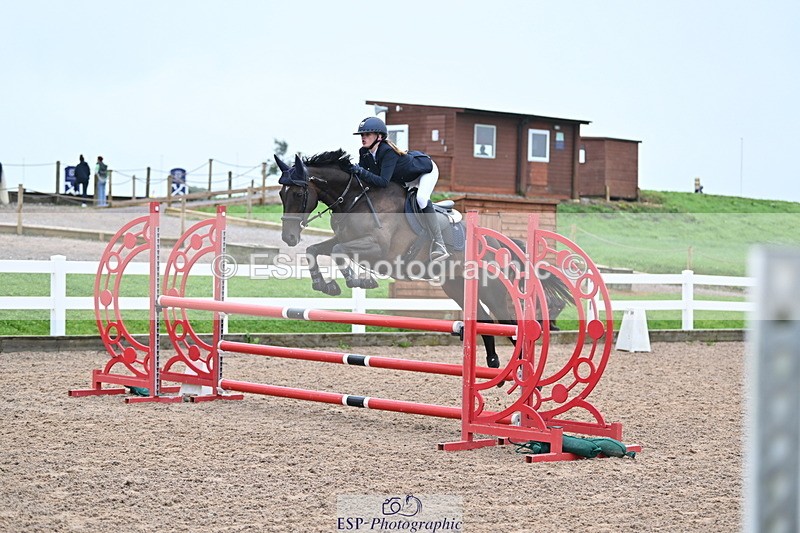 240907A-112928-01140 - Cls 8 1.05m Amateur Qualifier