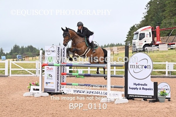 BPP_0110 - CLASS 25 SUN HOYS Redpost Equestrian Senior Foxhunter Second Round