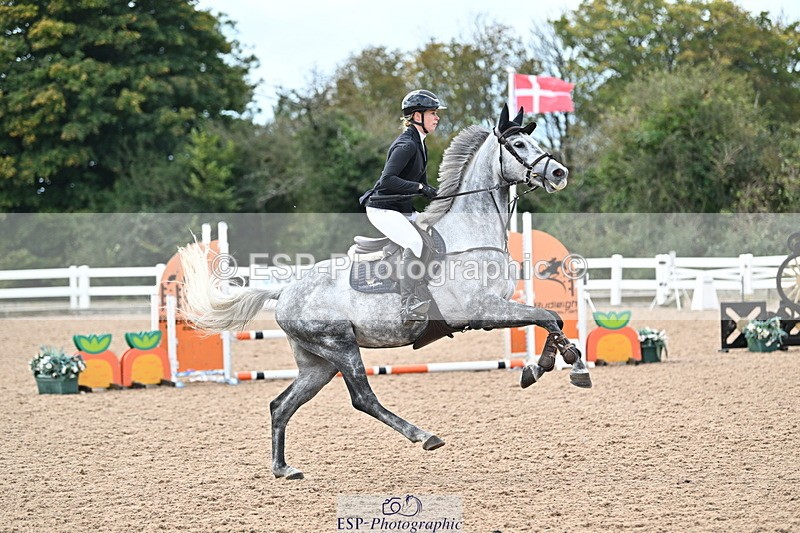 241004A-122832-01845 - Fri 09 95cm Amateur Quals