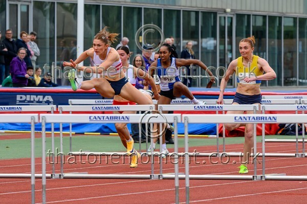 Nat26SUN-914074 - Track Female