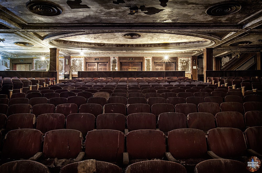 Victory Theatre (Holyoke MA) | Facing Back - The Victory Theatre