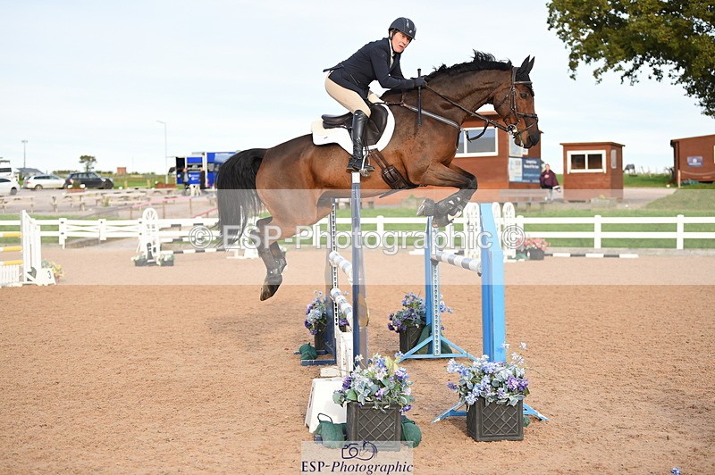 231015A-164310-09379 - Cls 27 1.10m Amateur Q 2nd R