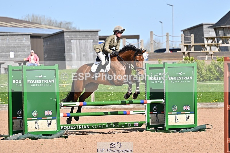 260408-110221-00297 - Cls 2 British Novice and 90cm