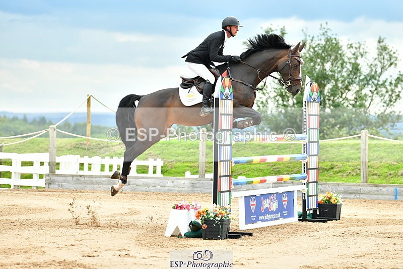 230720A-145953-03651 - Cls 9, 2 Star Big 1.40m Start to break