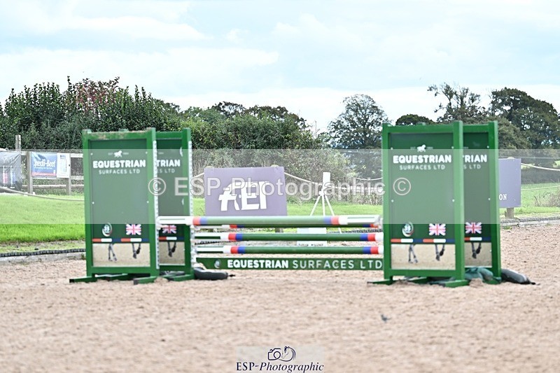 250921-143420-03906 - Cls 20 Pony 80cm Derby