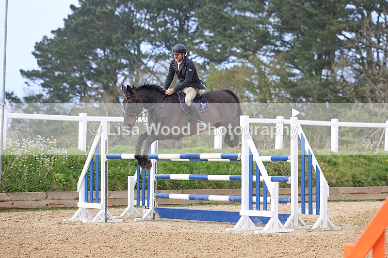 3E7A2514 - Class 9: Senior 1.30m open