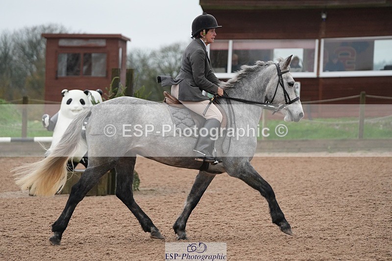 251116-094010-01392 - Cls 18 Clear Round 50cm