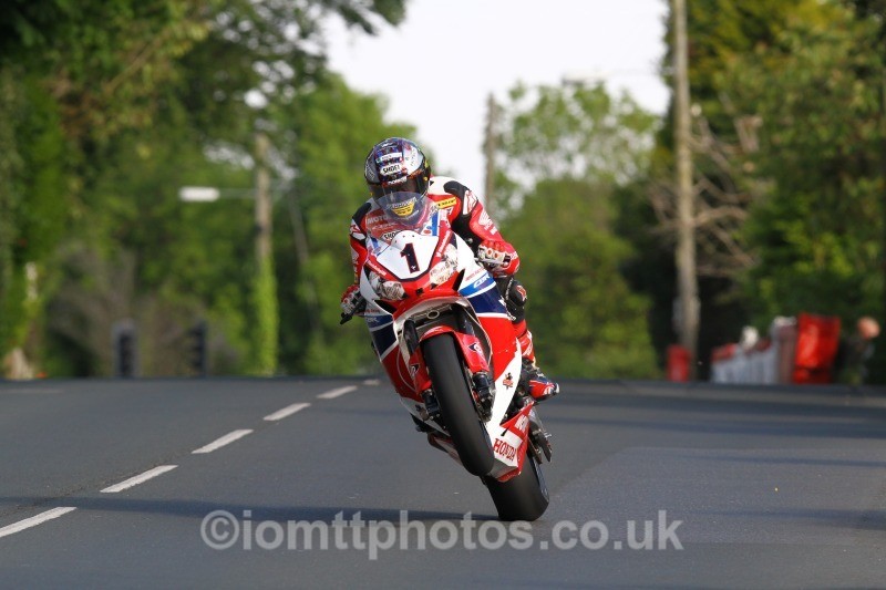 John McGuinness Honda / Honda Racing - Tuesday Practice Solos