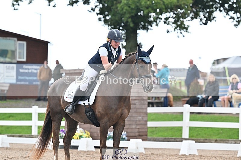 250907-135230-08618 - 006-Verity.PerryVogue