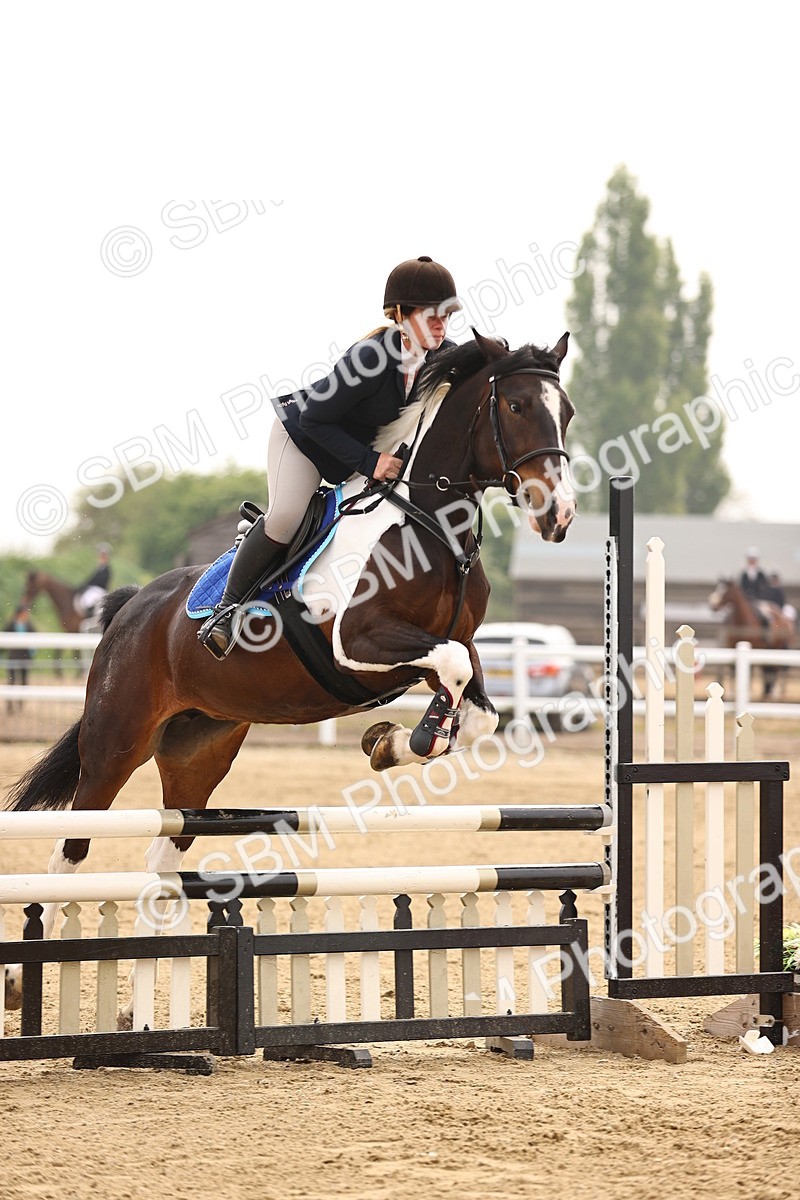  - Class 15 - Senior British novice - 90cm