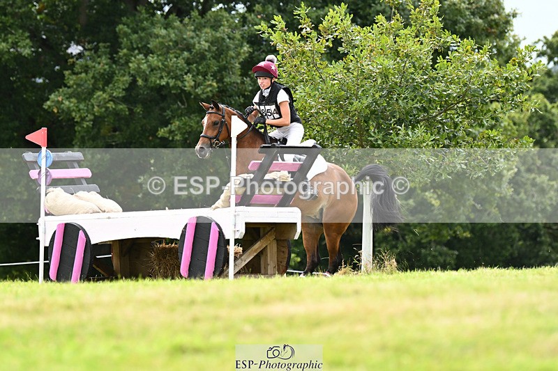 240825X-161743-36716 - 80cm XC 15.30 to 16.30