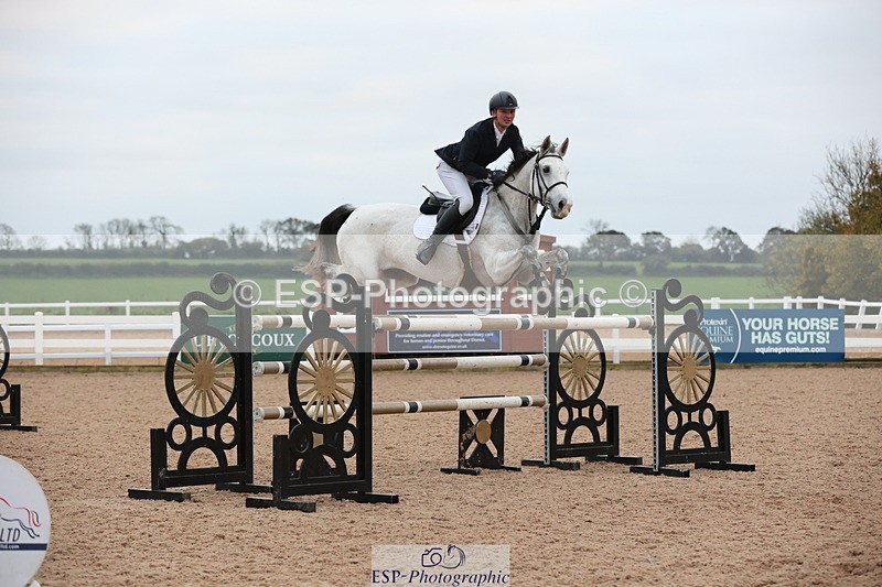 241101A-160811-03237 - FRI Cls 8 National 1.30m