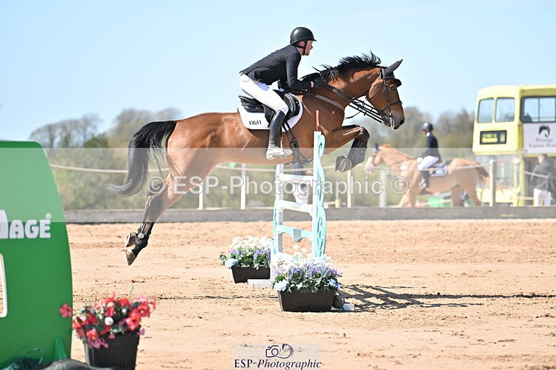 240420A-141123-11641 - Cls 7, 2 Star Medium Tour 1.35m