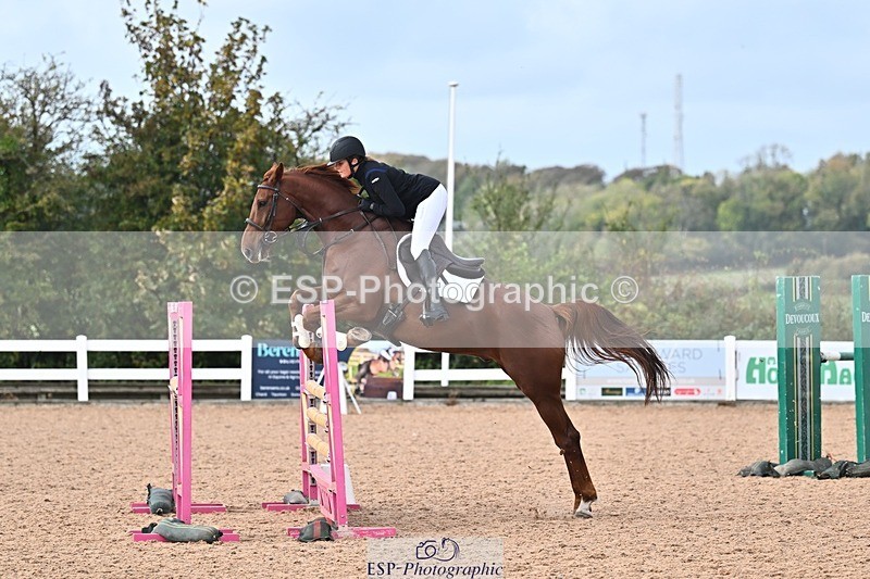 261014-125330-00505 - Cls  05 Snr Newcomers & 1.10m Open