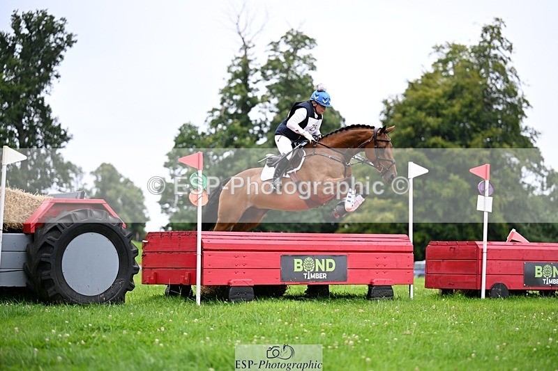 240803-115429-03038 - 025-Trilby_Crewes-WATERNISH_BRIDLE_LANE