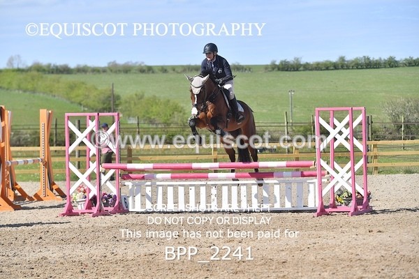 BPP_2241 - CLASS 22 SUN Senior BritiNovice/ 90cm Open