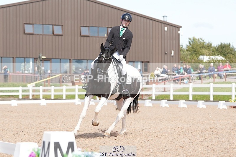 250906-135142-03782 - 020-Leo.De-ValentinoBarfields.Cosmopolitan