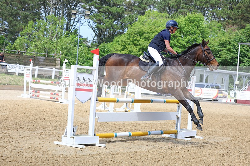 3E7A0321 - Class 10: Senior 95cm open