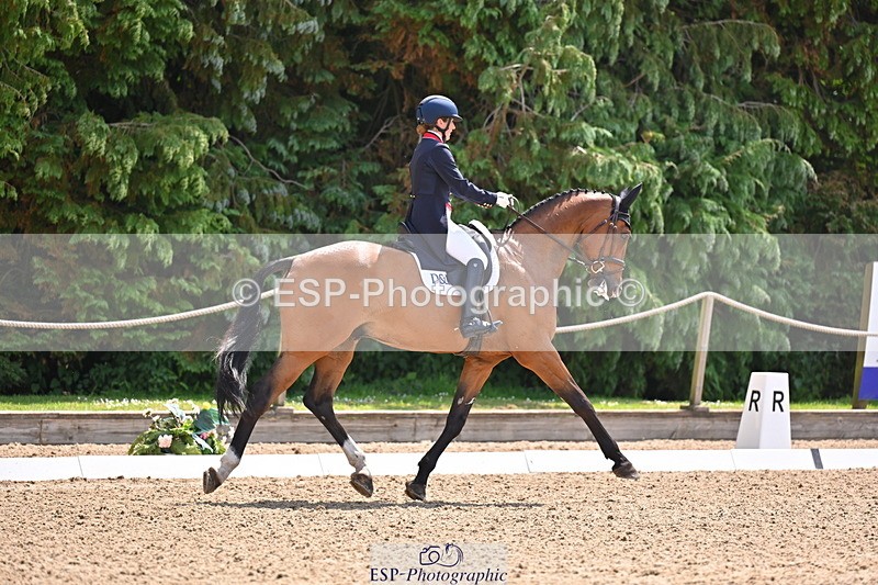 250523A-122526-06534 - D-468-Laura.Collett-LONDON.52