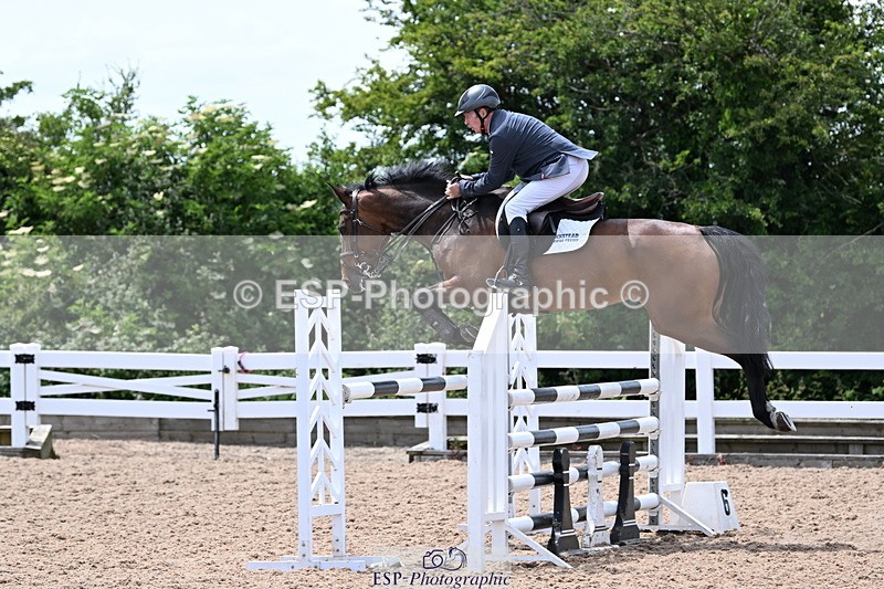 240619A-140618-00399 - Cls 4 Snr Newcomers and 1.10m Open