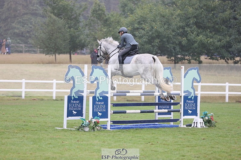 250830A-130930-06577 - Cls 16 Snr Newcomers and 1.10m Open