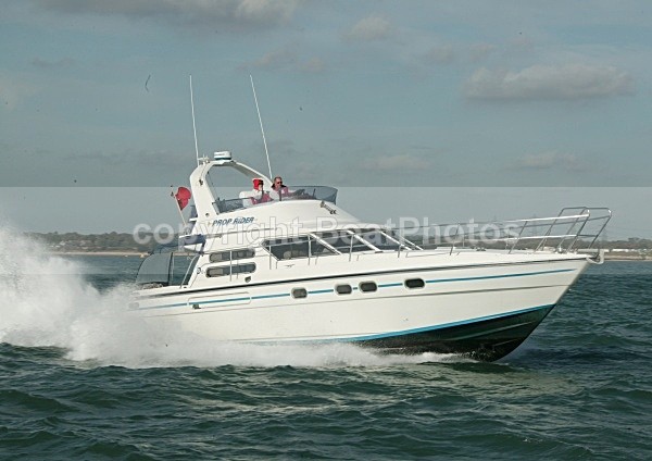 081010 PROP RIDER 8CDX0381 - Flybridge Cruisers