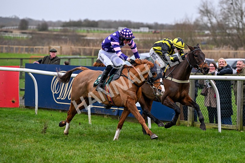 281225-Race 1-Couldbeaweapon-9954 - Race 1