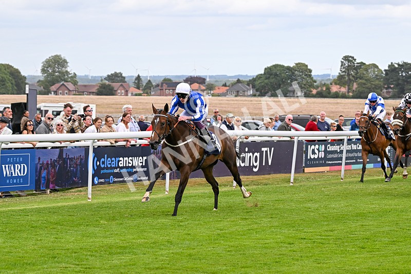 240625-Race 2-Hope Queen-7389 - Race 2