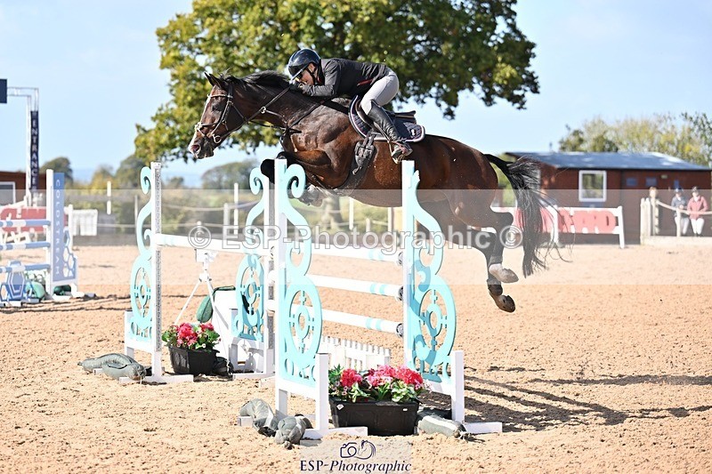 251004-132245-02175 - Cls 10 Foxhunter and 1.20m
