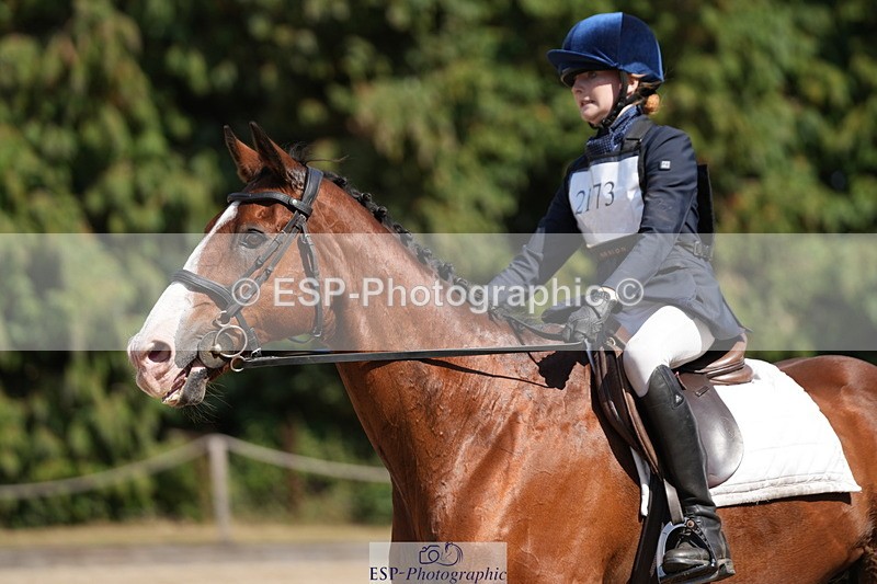 250824A-145630-38501 - 2173-Esmae.Leonard-Red