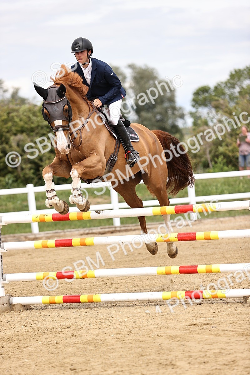 SBM_003383 - Class 11 - Senior Newcomers - 1.10m