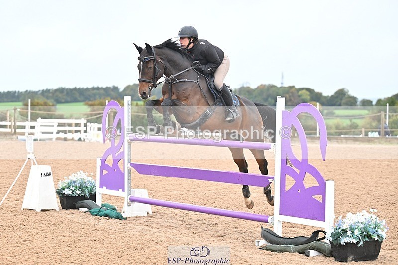 251003-135128-01220 - Cls 3 Foxhunter and 1.20m