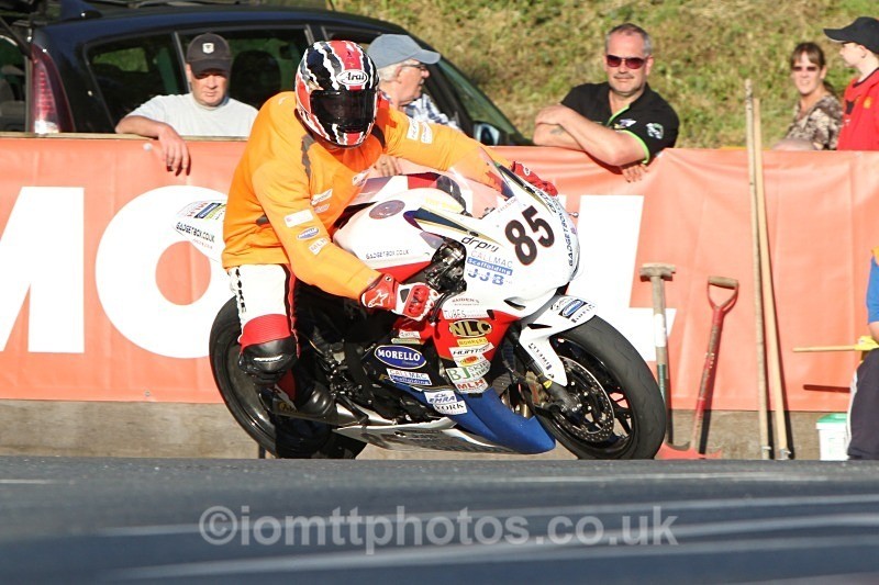  - Saturday Practice Newcomers/Supertwins