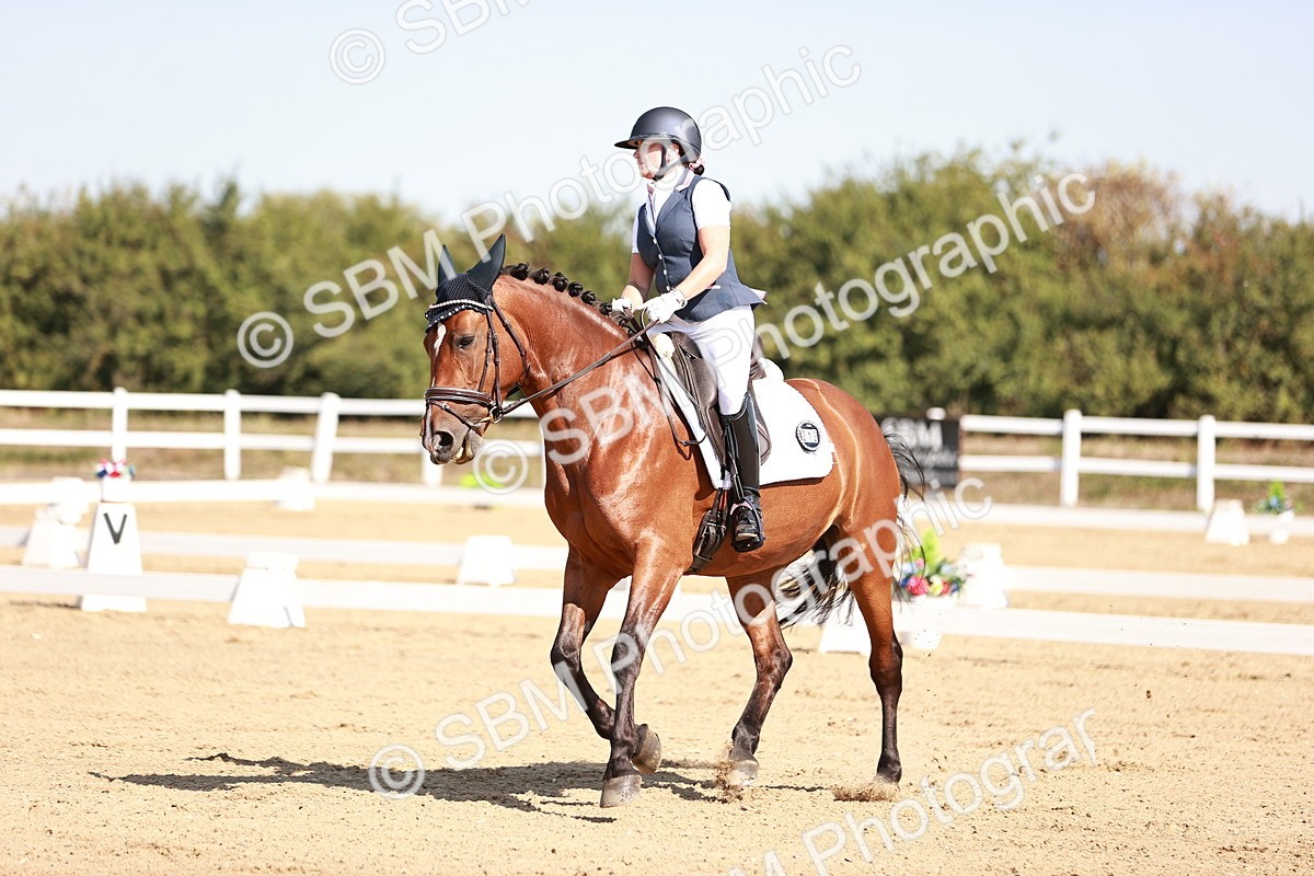 SBM_004415 - Class 12 - Novice 5 - 10.31-11.41