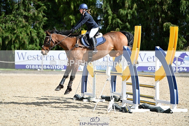 240324-125727-02726 - Cls 9 Snr 1.05m Open