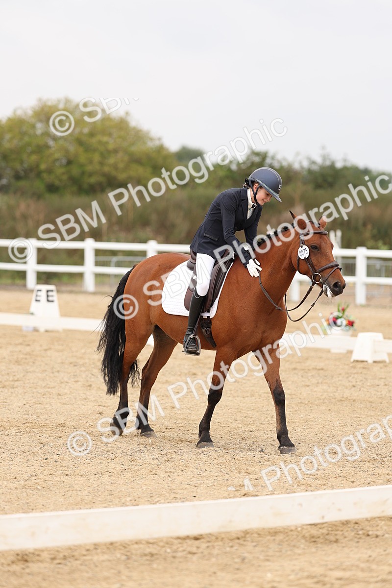 SBM_01543 - Class 9 - Novice 27 Champs