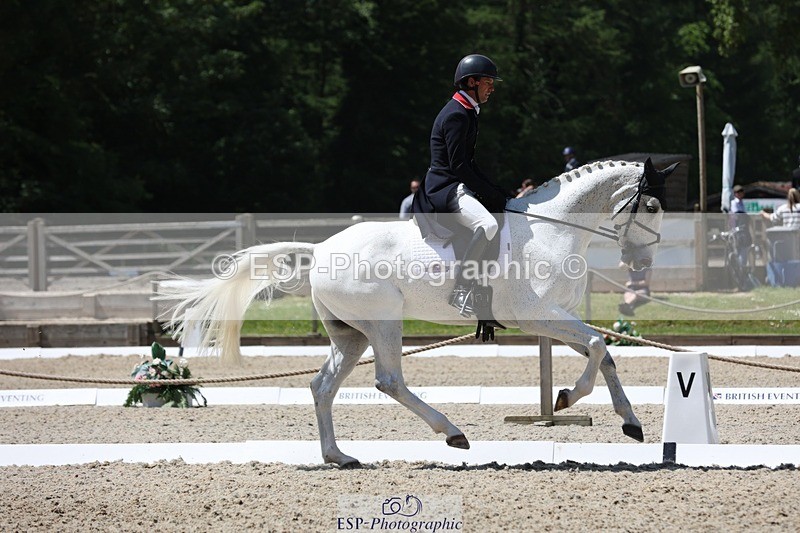 230526-125509-06288 - 163-UVERA_Z-Harry_Meade-WEDTrotUp+DR