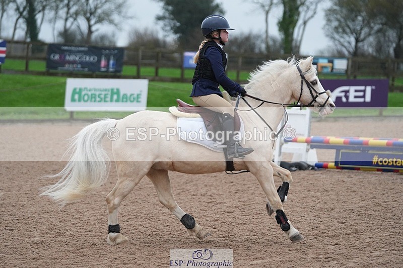 251116-093840-01390 - Cls 18 Clear Round 50cm