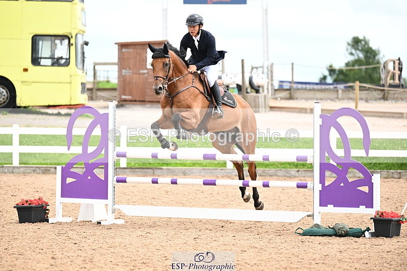 240802A-132420-04585 - Cls 25 1.05m Amateur Qualifier