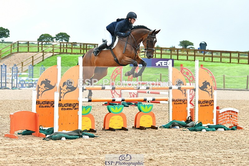 230805A-105905-00251 - Cls 2 Snr Newcomers & 1.10m Open