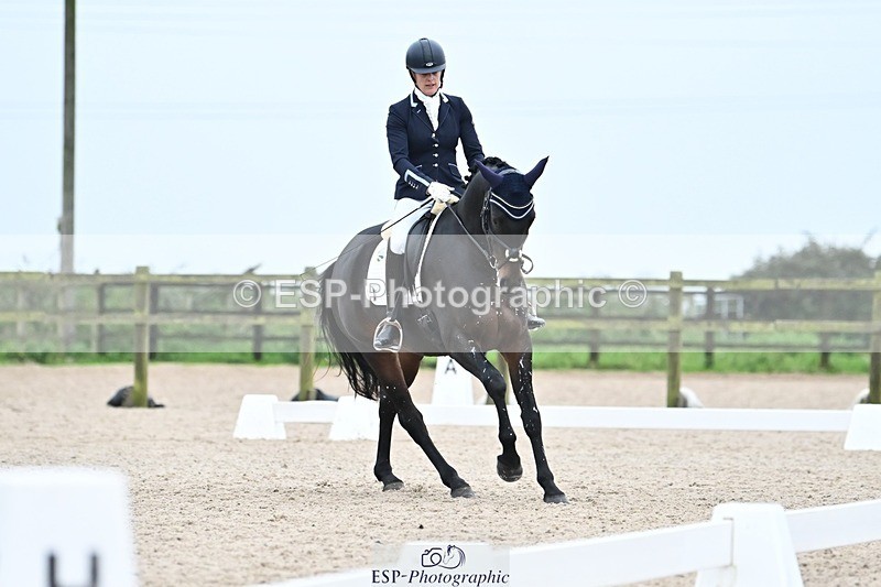 241103-154059-03194 - Novice 1 - 14.44 to 16.08