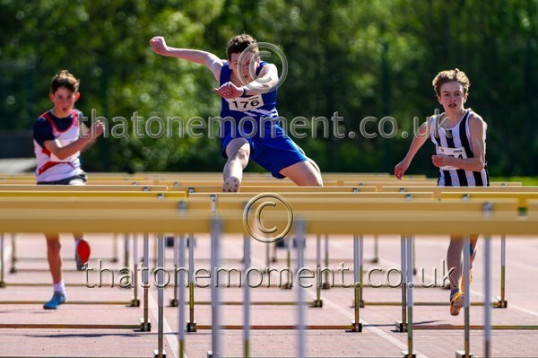 West25Sat-926312 - Track Male