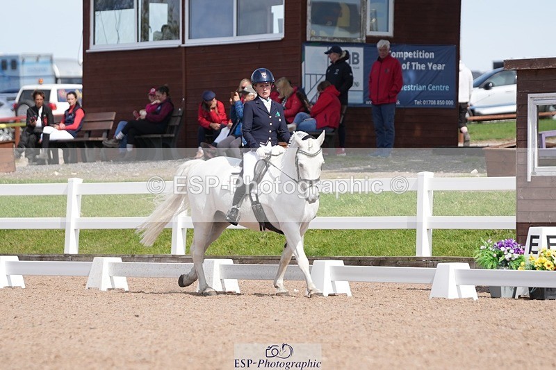 250906-135803-03809 - 067-Laura.PercyConobola.Cascade