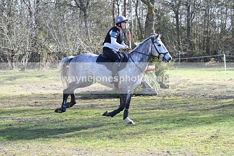 WJ7_9995 - Time 10:13 to 10:38 Times at the Fence