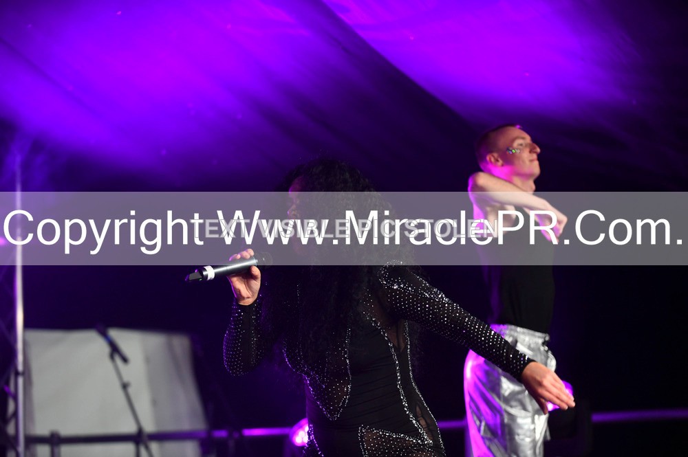 SH4_6079 - The Cher Experience