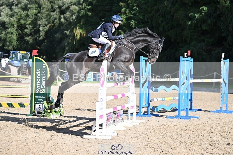 231022-122244-26658 - 342-STORM.IN.DECEMBER-Claire.Fielding-SJ