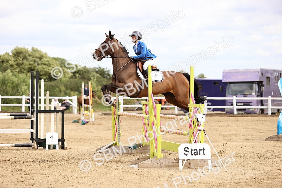 SBM_000460 - Class 4 - 1m showjumping